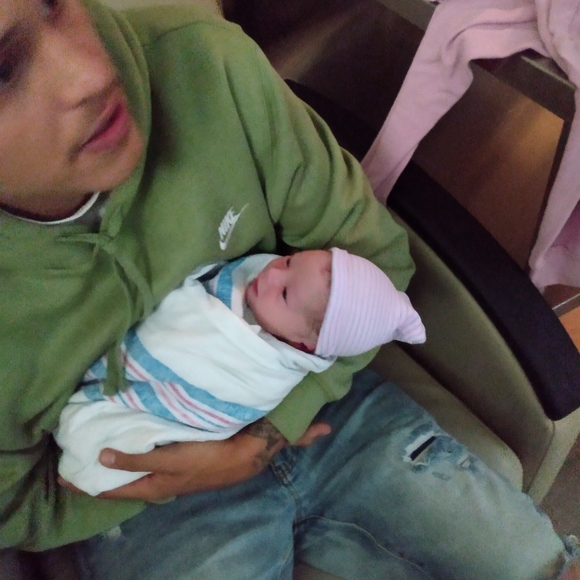 Meet your Posher, Lory - Picture 3 of 16